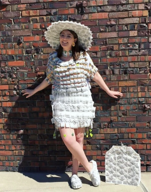 Teabag Dress 2018 This ensemble was entirely adorned with teabags, and yes, it smelled amazing :)